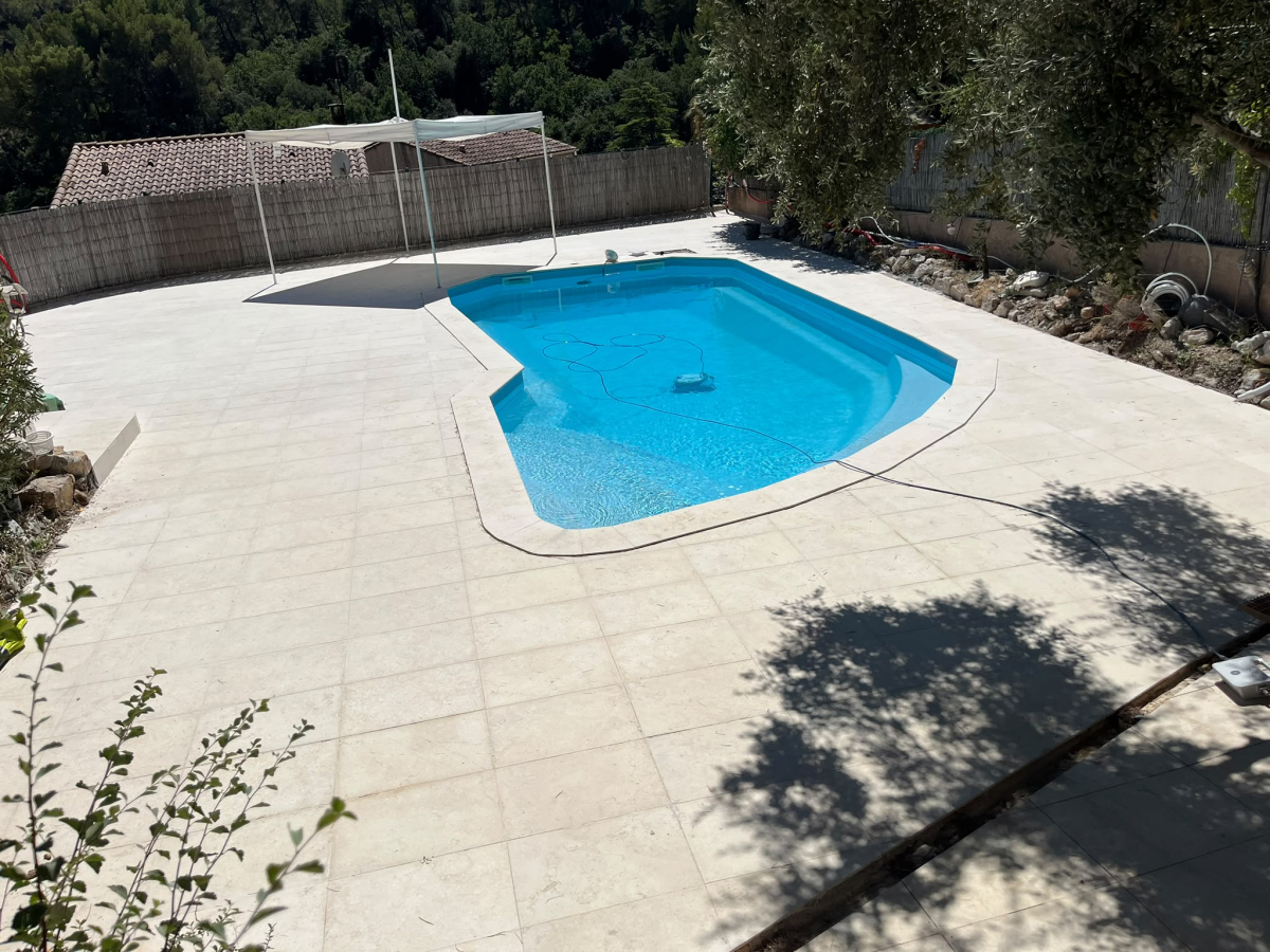 Piscine totalement rénover