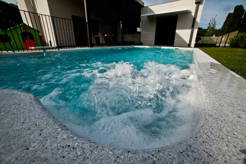 Jacuzzi d'extérieur, Aubagne, Lily Sun Piscine