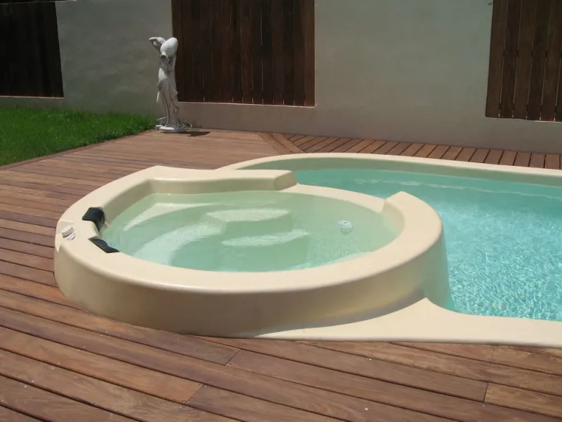 Jacuzzi d'extérieur, Aubagne, Lily Sun Piscine