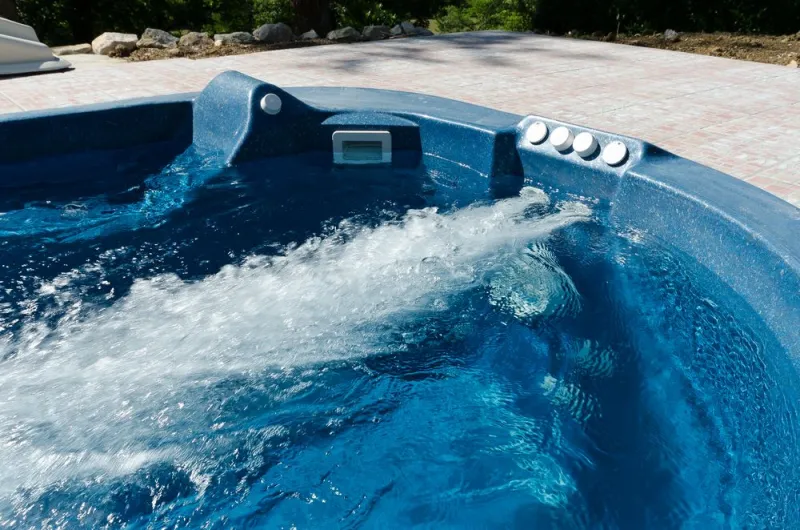 Jacuzzi d'extérieur, Aubagne, Lily Sun Piscine