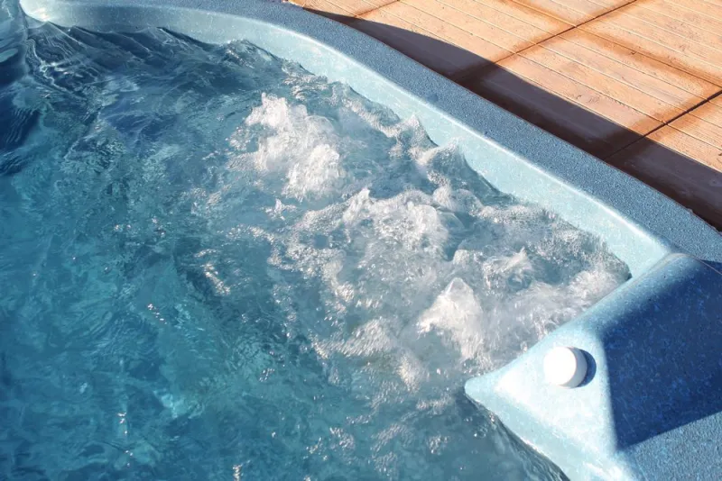 Jacuzzi d'extérieur, Aubagne, Lily Sun Piscine