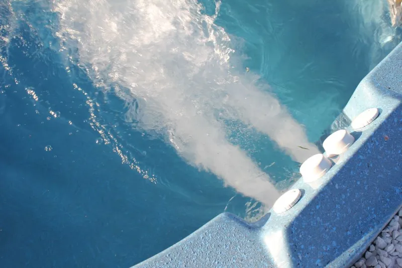 Jacuzzi d'extérieur, Aubagne, Lily Sun Piscine