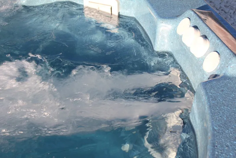 Jacuzzi d'extérieur, Aubagne, Lily Sun Piscine