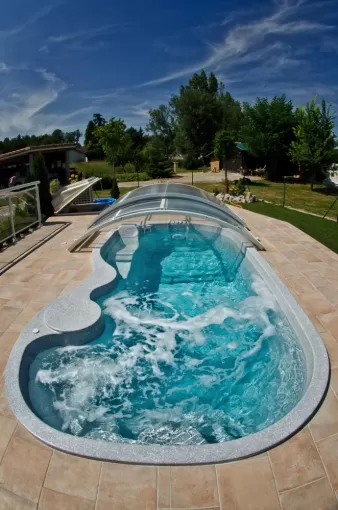 SEN REMO PISCINE DE MOINS DE 10M2 AVEC SPA ET NAGE CONTRE COURENT