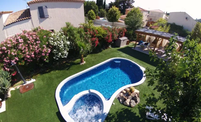 Jacuzzi d'extérieur, Aubagne, Lily Sun Piscine