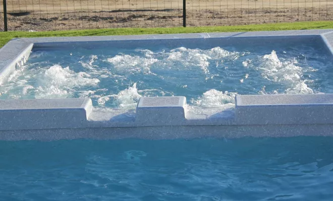 Jacuzzi d'extérieur, Aubagne, Lily Sun Piscine