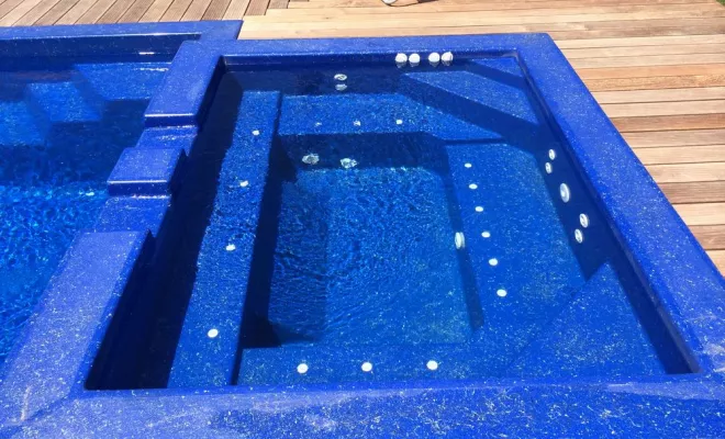 Jacuzzi d'extérieur, Aubagne, Lily Sun Piscine