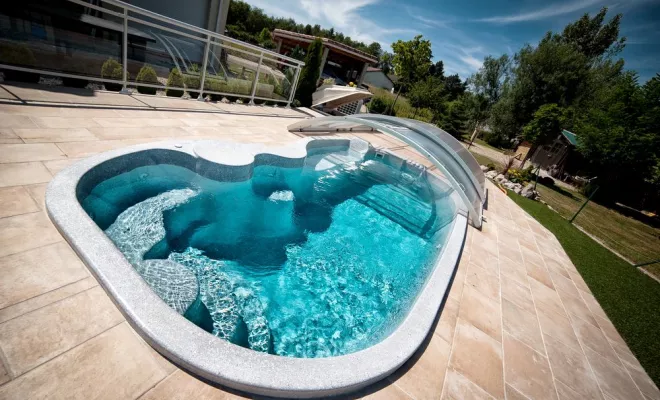 Jacuzzi d'extérieur, Aubagne, Lily Sun Piscine