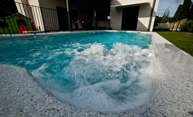Jacuzzi d'extérieur, Aubagne, Lily Sun Piscine