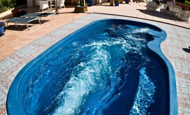 Jacuzzi d'extérieur, Aubagne, Lily Sun Piscine