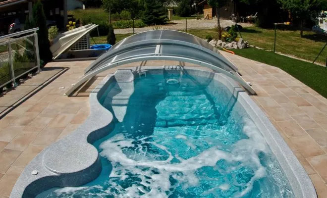 Jacuzzi d'extérieur, Aubagne, Lily Sun Piscine