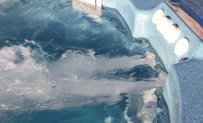 Jacuzzi d'extérieur, Aubagne, Lily Sun Piscine