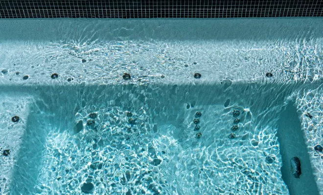 Jacuzzi d'extérieur, Aubagne, Lily Sun Piscine